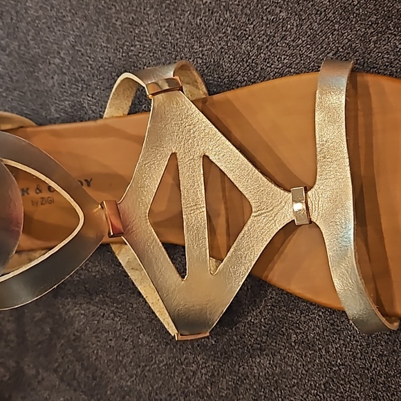 Gold Gladiator Sandal women's 11 Rock & Candy by Zigi - Picture 2 of 6